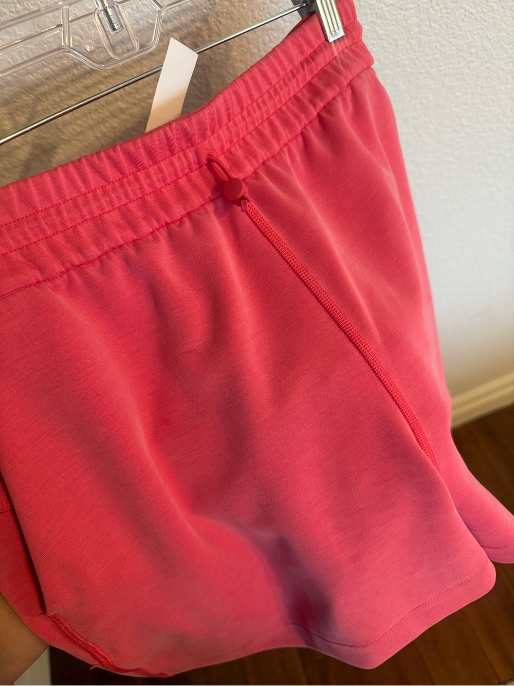 lululemon Softstreme Shorts - Picture 4 of 4
